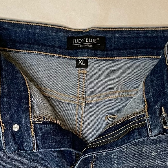 Judy Blue Shorts Distressed Blue Jean Shorts - Picture 10 of 14